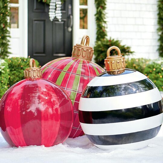 Giant Inflatable Christmas Ball Outdoor Decoration