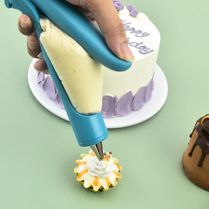 Cake Decorating Pen & Tips Kit