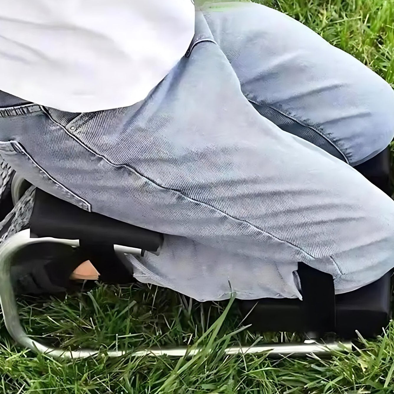 Portable Garden Kneeler and Seat